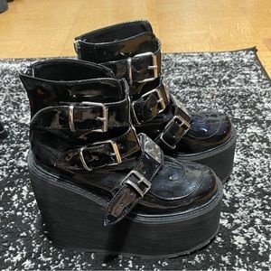 Demonia platform boots